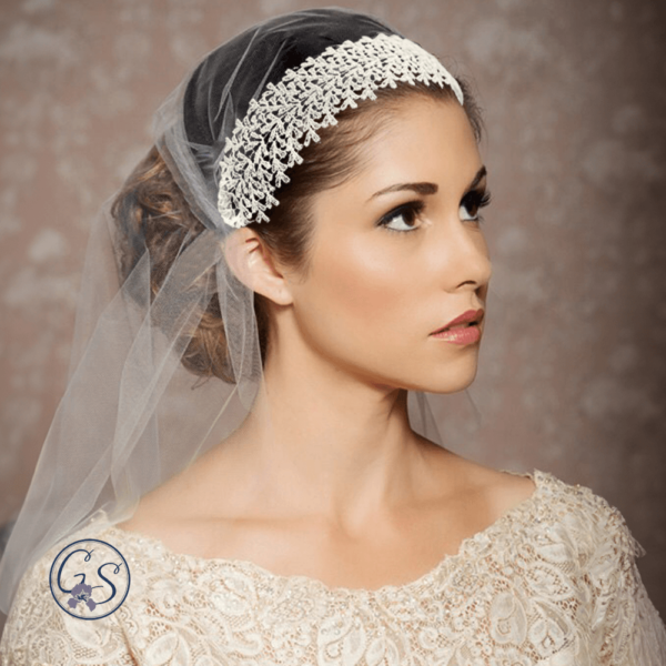 wedding-veils-bridal-hair-accessories_0177_VCT04-lace-cap-veil-wedding-veil-2