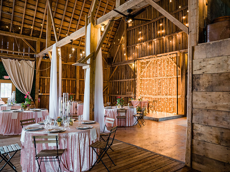 barn-wedding-wolf-and-fox-winery-new-holstein-wisconsin